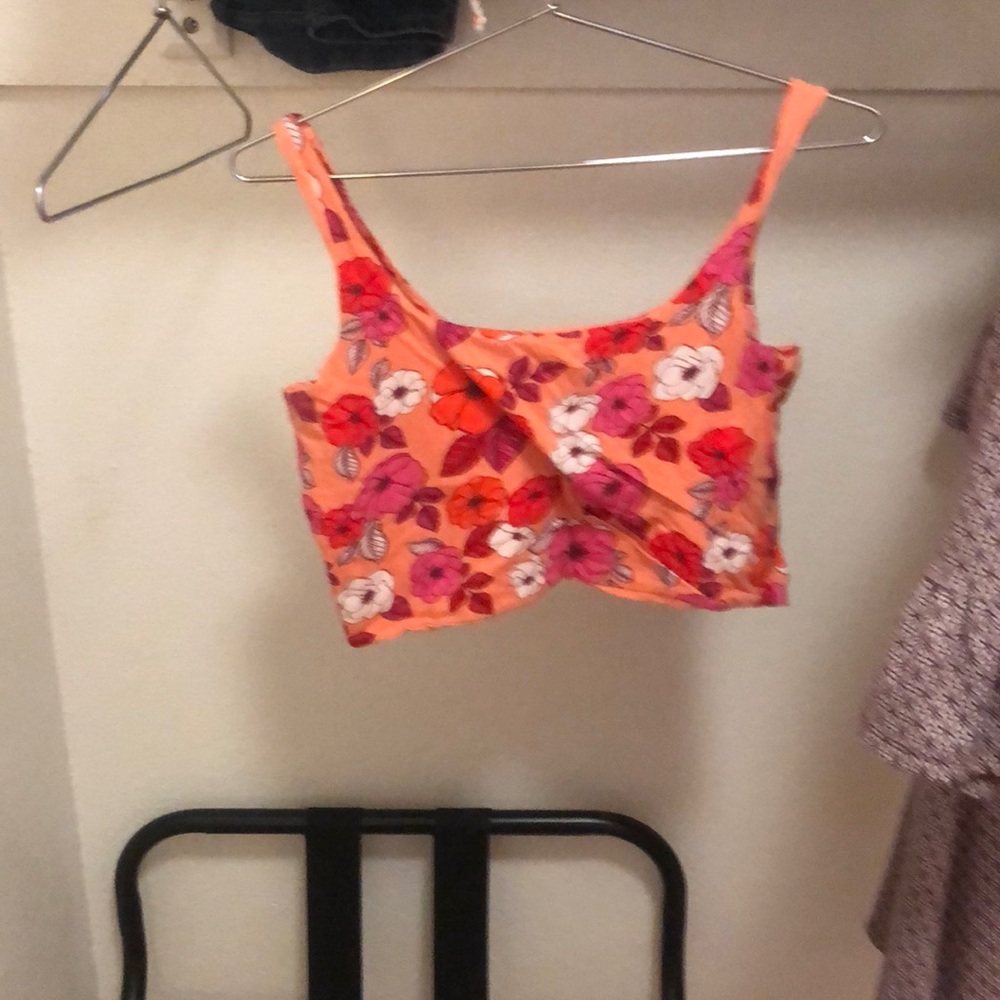Crop top